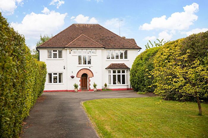 4 Bedroom Detached House For Sale In Holtye Road, East Grinstead, RH19