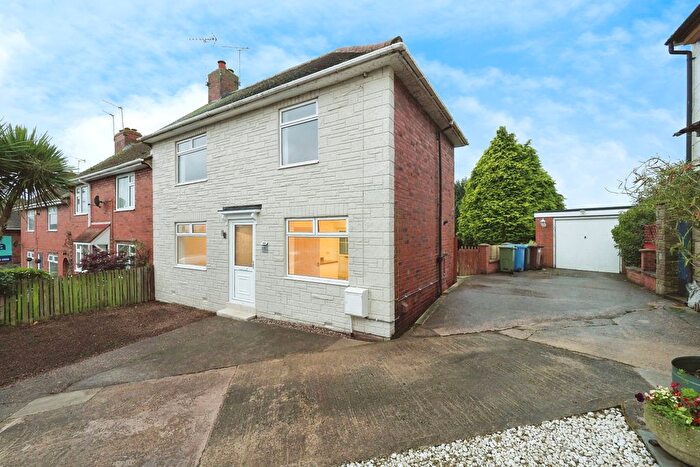 3 Bedroom Semi-Detached House For Sale In Lilac Grove, Church Warsop, Mansfield, NG20