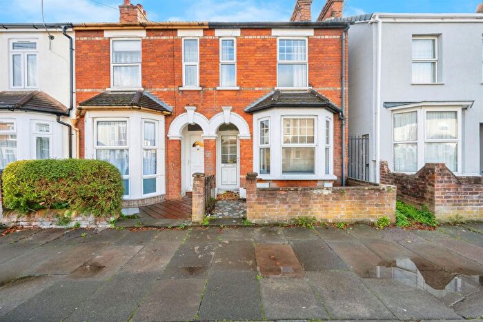 3 Bedroom Terraced House For Sale In Eastville Road, Bedford, MK42