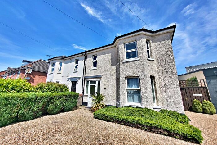 2 Bedroom Flat For Sale In Bournemouth, BH8
