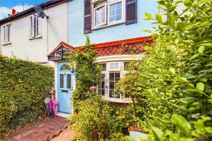 2 Bedroom Terraced House For Sale In Kennet Cottages, Pingewood Road North, Burghfield, RG30