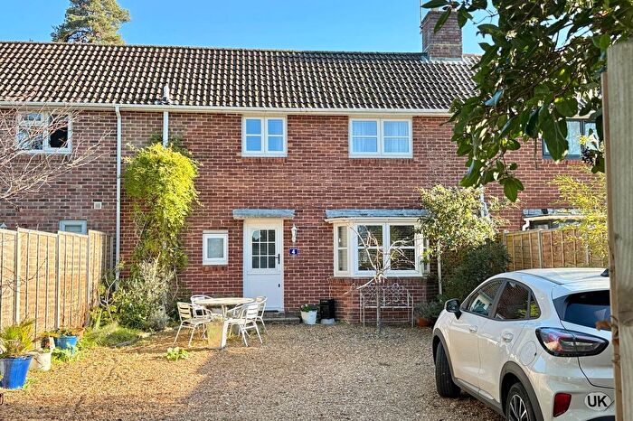 3 Bedroom Terraced House For Sale In Pine Drive, St. Ives, BH24