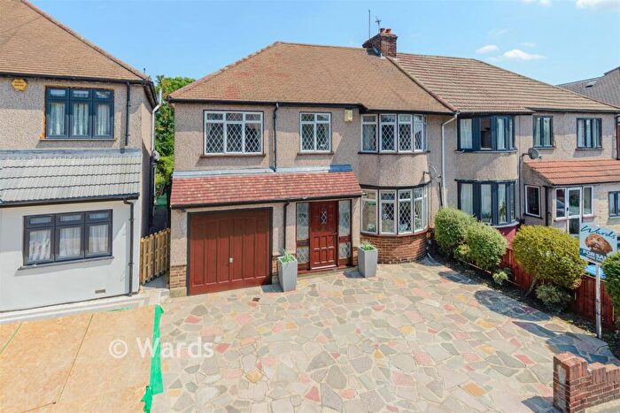 4 Bedroom Semi Detached House For Sale In Rydal Drive, Bexleyheath, Kent, DA7
