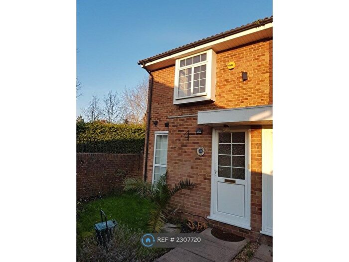 3 Bedroom End Of Terrace House To Rent In Sparrowsmead, Redhill, RH1