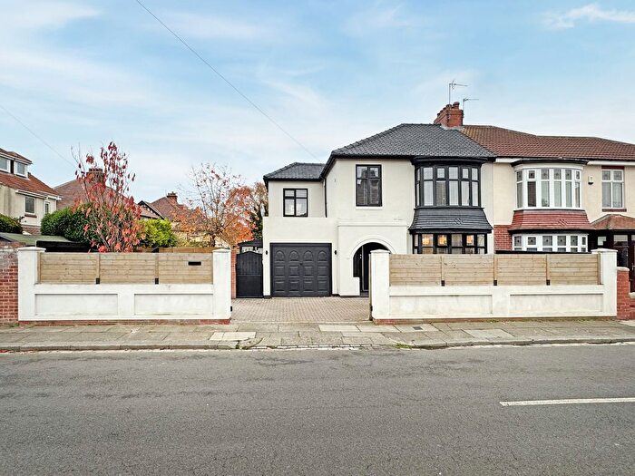 4 Bedroom Semi Detached House For Sale In Grange Avenue, Hartlepool, TS26