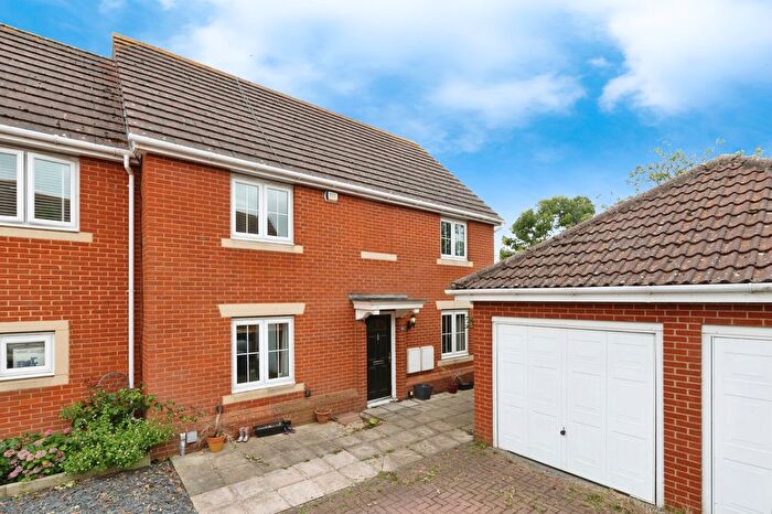 4 Bedroom Semi-Detached House For Sale In Stilwells, Rochford, Essex, SS4