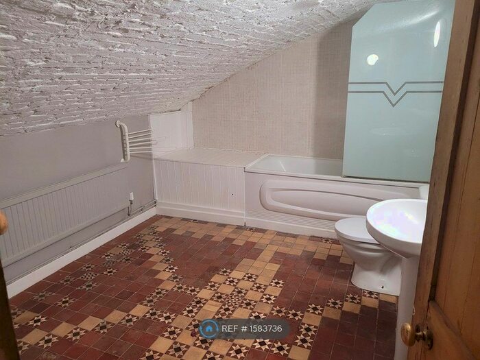 1 Bedroom Flat To Rent In Blackheath, London, SE3