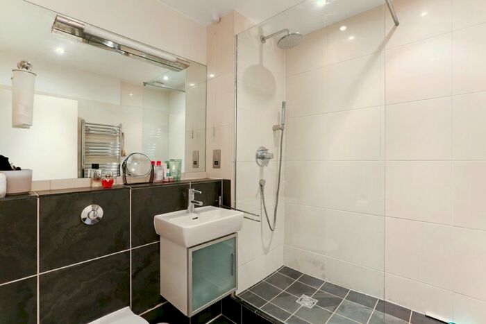 1 Bedroom Flat To Rent In Gainsford Street, London, SE1