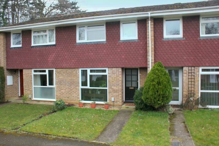 3 Bedroom Terraced House To Rent In Goldsworth Park, Woking, Surrey, GU21