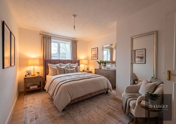 1 Bedroom Flat To Rent In Tramway Avenue, N9