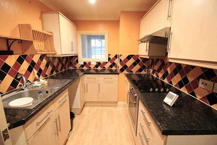 1 Bedroom Flat To Rent In Abbey Road, Torquay, TQ2