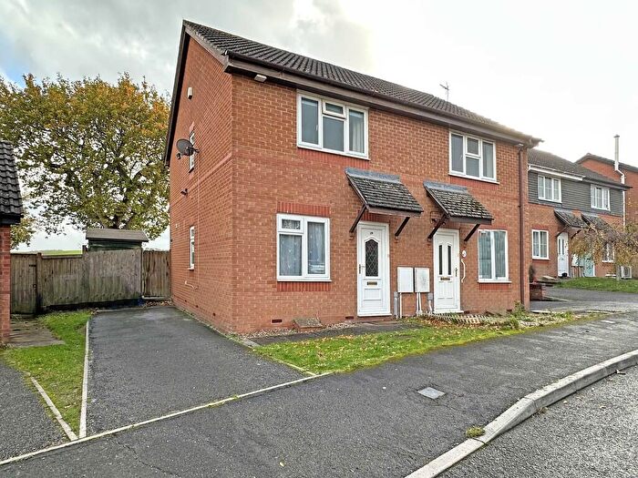 2 Bedroom Semi-Detached House To Rent In Oak Close, Exminster, EX6