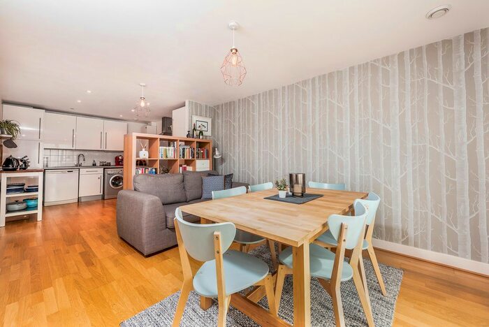 2 Bedroom Flat To Rent In Dibden Street, Islington, London, N1