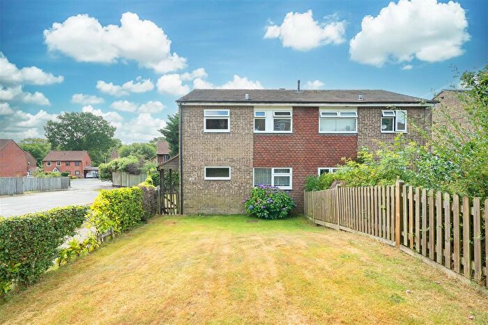 3 Bedroom Property For Sale In Heather Walk, Crowborough, TN6
