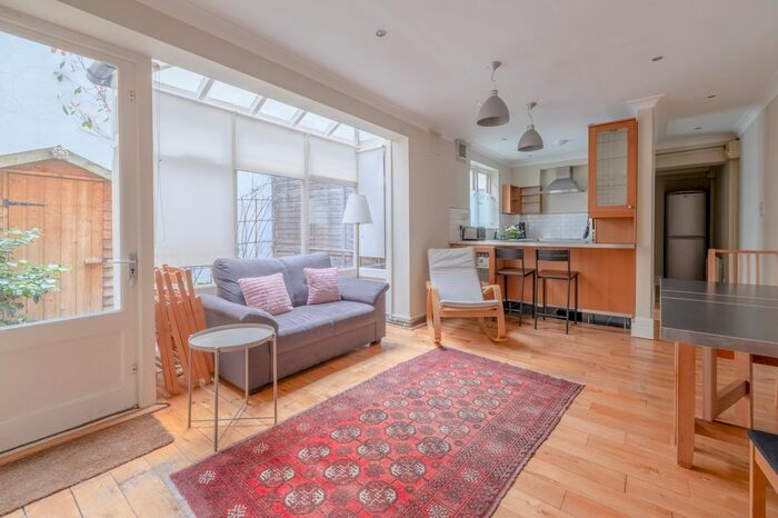1 Bedroom Flat To Rent In Lndn-B - Gloucester Terrace, London, W2
