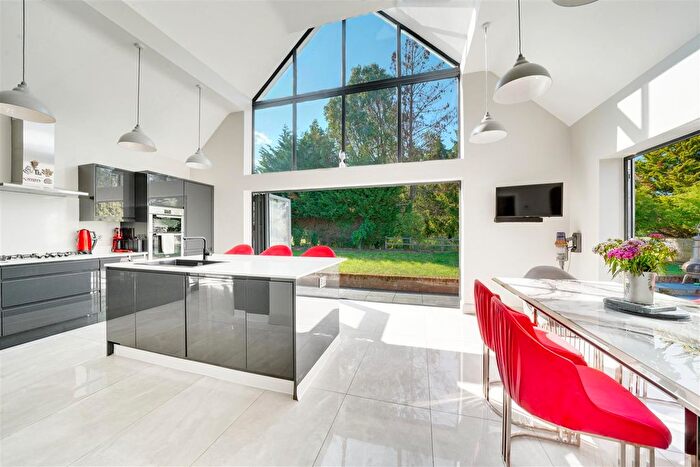 4 Bedroom Detached House For Sale In Tylers Road, Roydon, Harlow, CM19