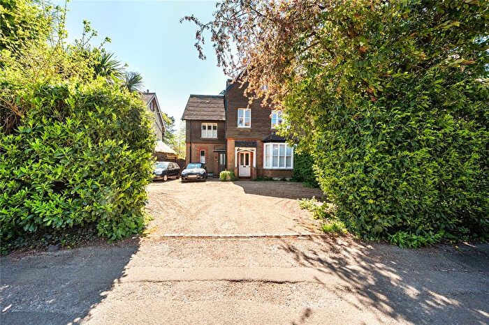1 Bedroom Flat For Sale In Somers Road, Reigate, Surrey, RH2