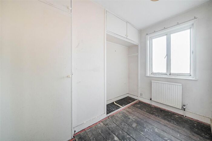 2 Bedroom End Of Terrace House For Sale In Lower Street, Haslemere, Surrey, GU27