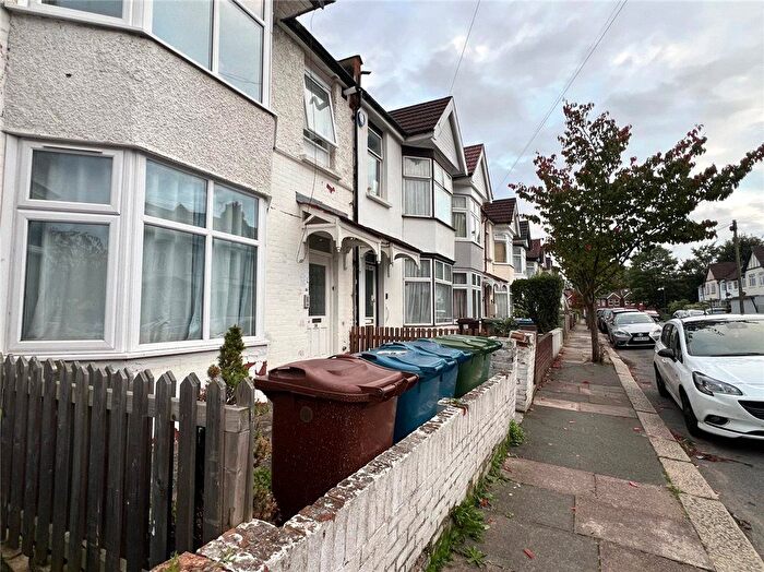 1 Bedroom Flat To Rent In Frognal Avenue, Harrow, HA1
