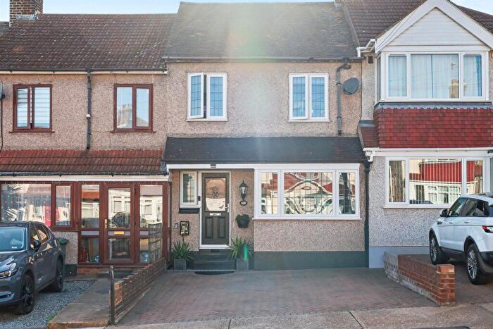 3 Bedroom Terraced House For Sale In Palmerston Road, Grays, RM20