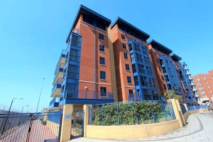 2 Bedroom Flat To Rent In Canute Road, Southampton, Hampshire, SO14