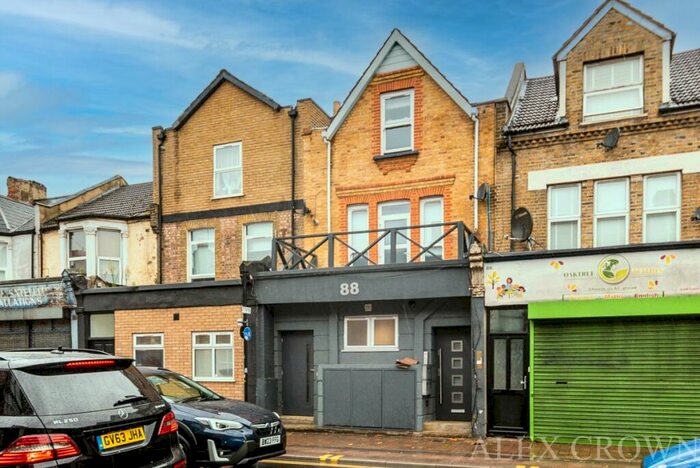 1 Bedroom Flat To Rent In Markhouse Road, Walthamstow, E17