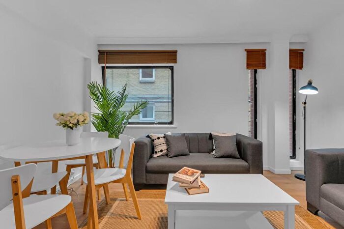1 Bedroom Flat To Rent In City Of London, EC4V
