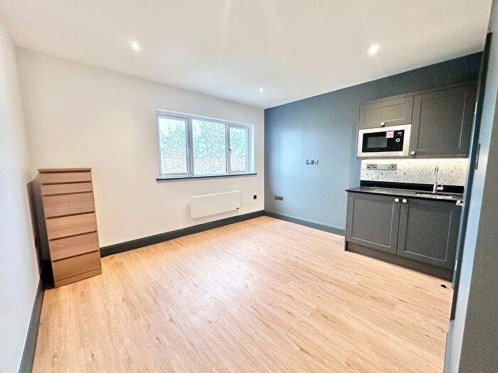 Studio To Rent In Mounts Road, Greenhithe, DA9