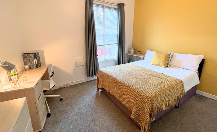 3 Bedroom House To Rent In Kirkstall Road, Leeds, LS4