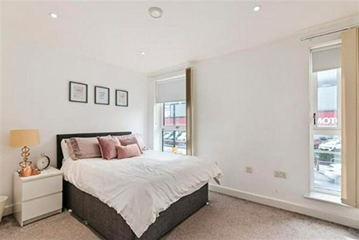 1 Bedroom Flat To Rent In Zenith Close, NW9