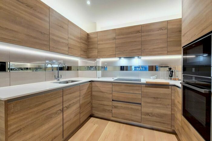 2 Bedroom Flat To Rent In Duke Of Wellington Avenue, Woolwich, London, SE18