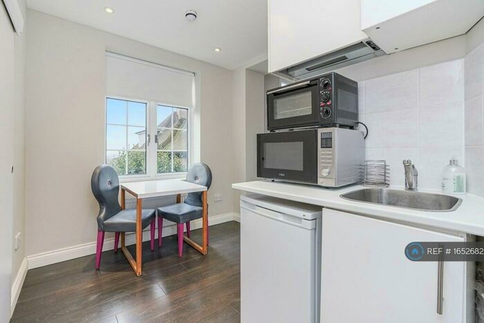 Studio To Rent In Finchley Road, London, NW3
