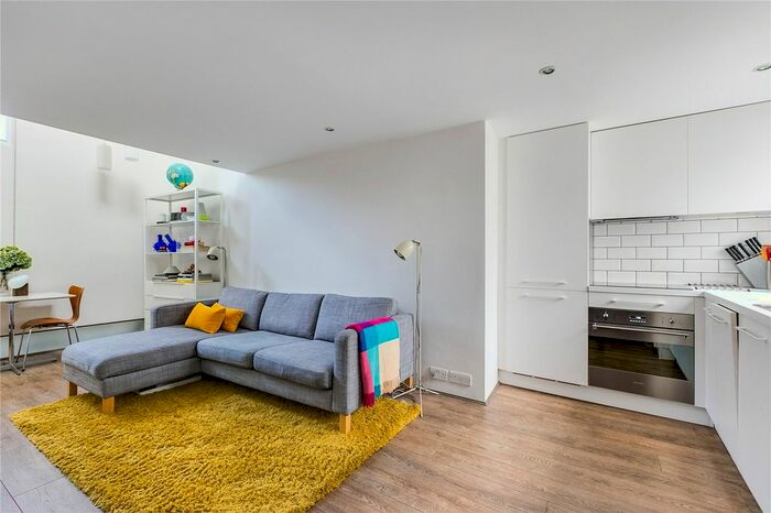 1 Bedroom Flat To Rent In Upper Street, Islington, London, N1
