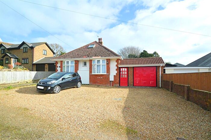 2 Bedroom Detached Bungalow For Sale In Short Walk To Cliff Path * Lake, PO36