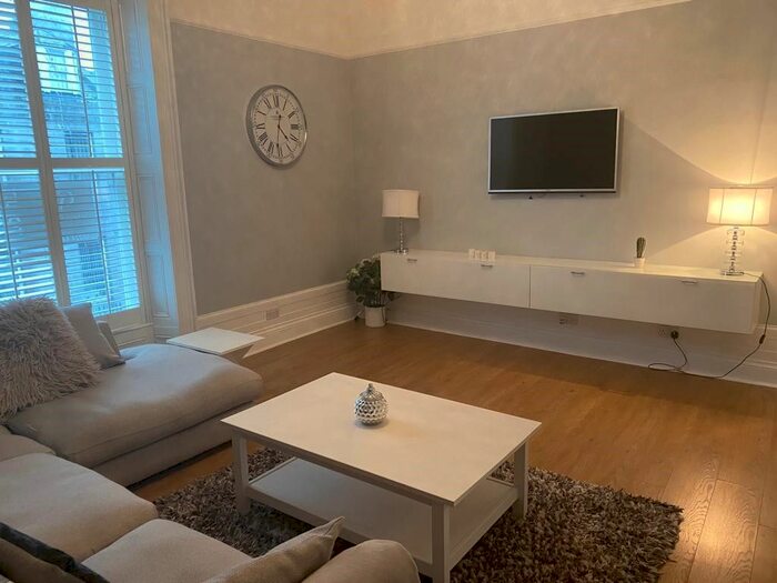 2 Bedroom Flat To Rent In Crown Street, City Centre, Aberdeen, AB11