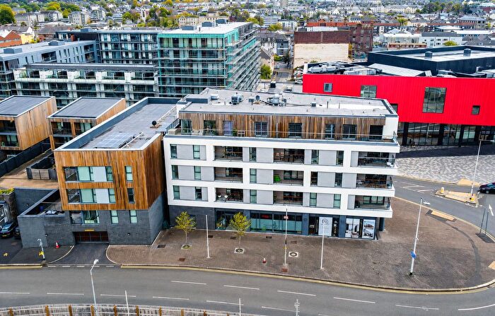 2 Bedroom Flat For Sale In Millbay Road, Millbay, Plymouth., PL1