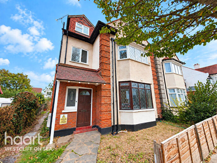 2 Bedroom Flat For Sale In Electric Avenue, Westcliff-On-Sea, SS0