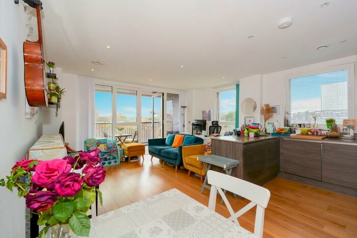 2 Bedroom Apartment To Rent In Marine Wharf East, Canada Water, SE8