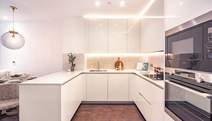 2 Bedroom Apartment To Rent In Thornes House, Nine Elms, London, SW11