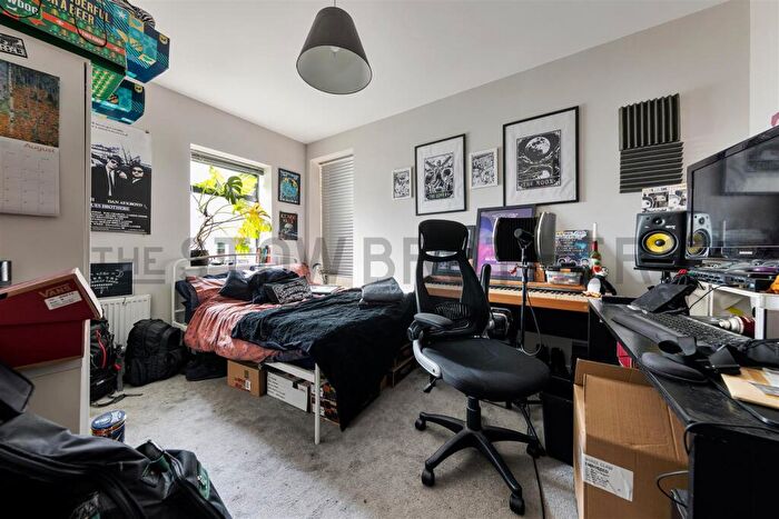 2 Bedroom Apartment To Rent In Marlowe Road, Walthamstow, E17