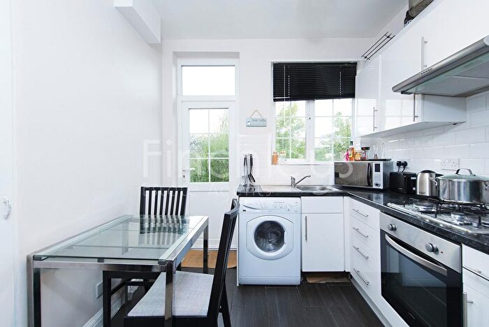 1 Bedroom Flat To Rent In Stanhope Court, East End Road, Finchley, N3