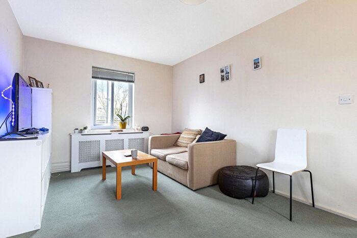 1 Bedroom Flat To Rent In John Roll Way, London, SE16
