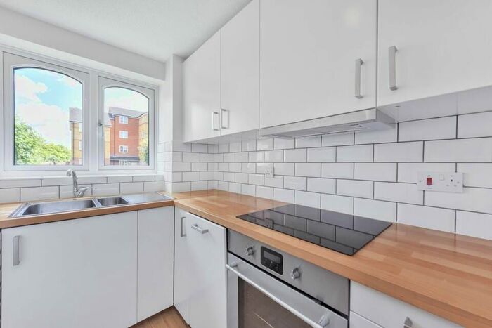 1 Bedroom Flat To Rent In Armoury Road, London, SE8