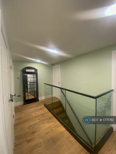 3 Bedroom Flat To Rent In Hastings Close, London, SE15