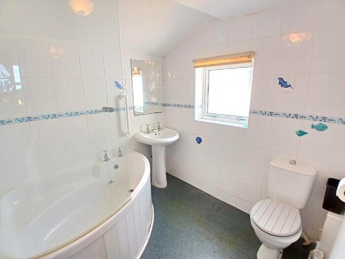 3 Bedroom End Of Terrace House For Sale In Bangor, Gwynedd, LL57