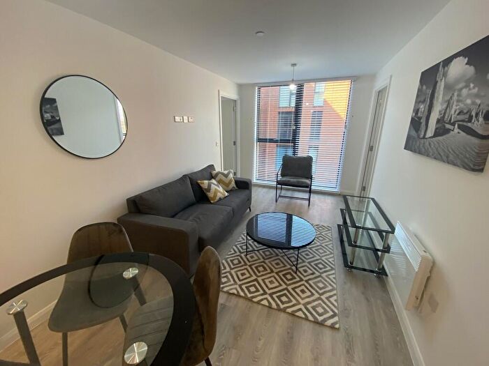 2 Bedroom Apartment To Rent In Parkview, Darwin Street, B12