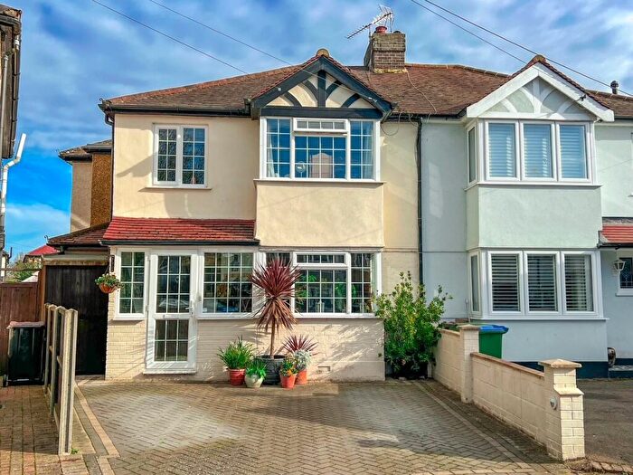 5 Bedroom Semi Detached House For Sale In Molesey Park Avenue, West Molesey, KT8