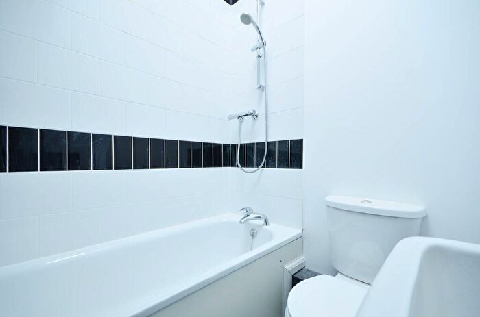 2 Bedroom Flat To Rent In Waldram Park Road, Forest Hill, London, SE23