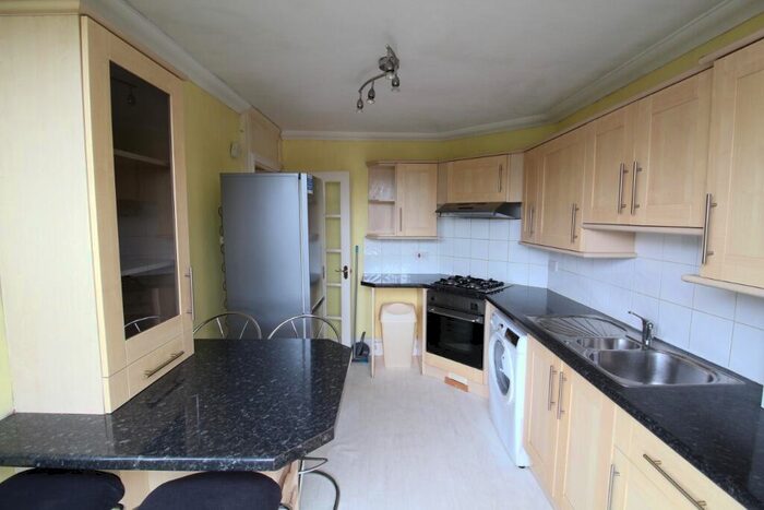 2 Bedroom Flat To Rent In Preston Drove, Brighton, BN1