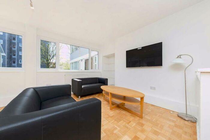 4 Bedroom Maisonette To Rent In Crouch Hill, Finsbury Park, N4